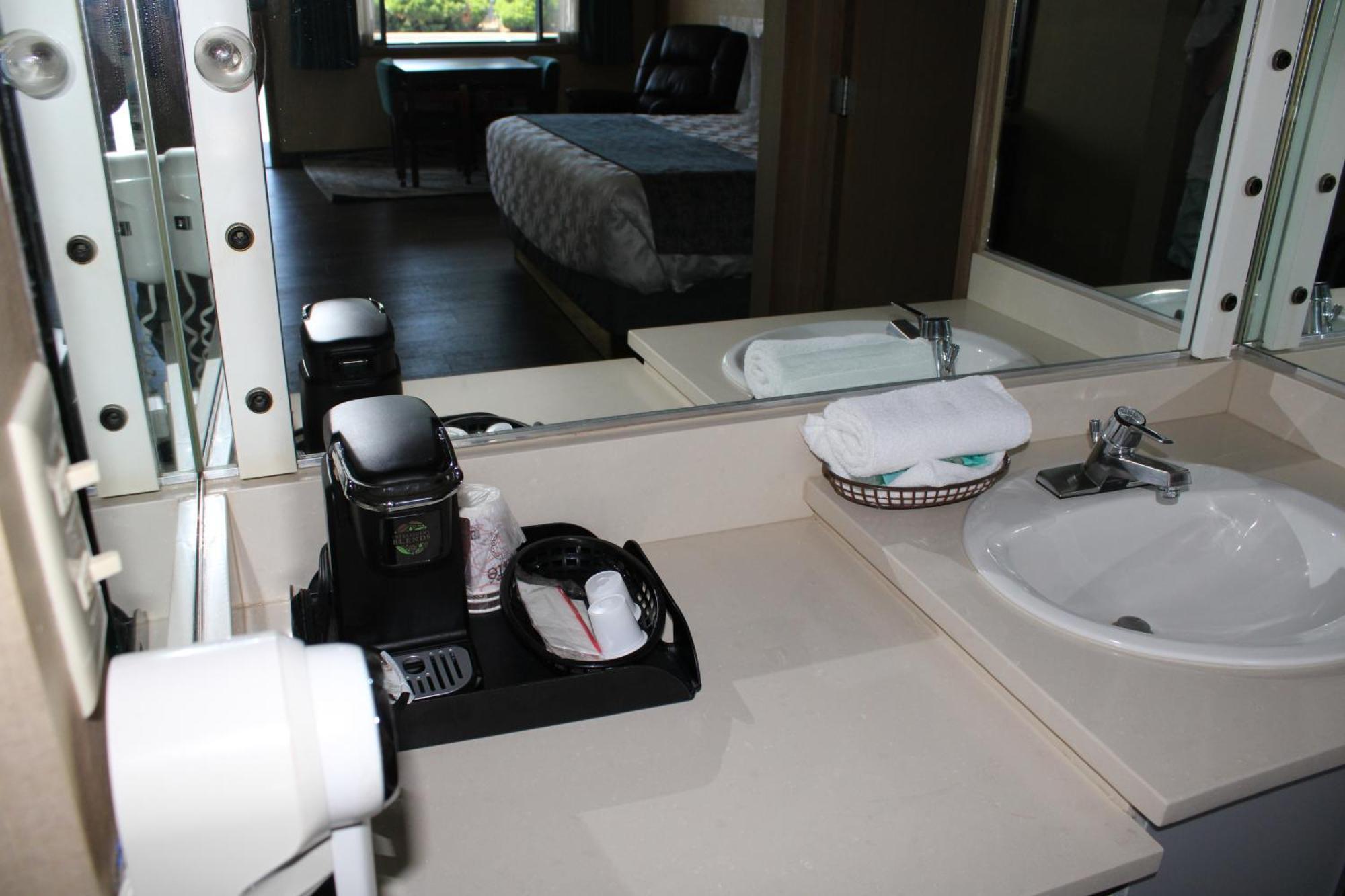 Americas Best Value Inn - Phoenix / Ashland Exteriör bild